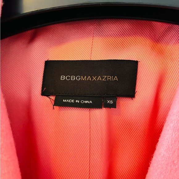 Vintage BCBG pea coat. Barely worn Barbie pink, classic pea coat in wool. - Picture 4 of 5